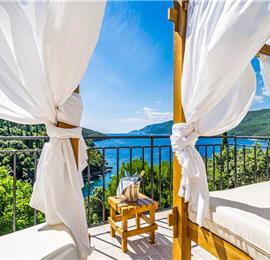 4 bedroom luxury villa with infinity pool and steps to beach in Molunat, Dubrovnik region, sleeps 8